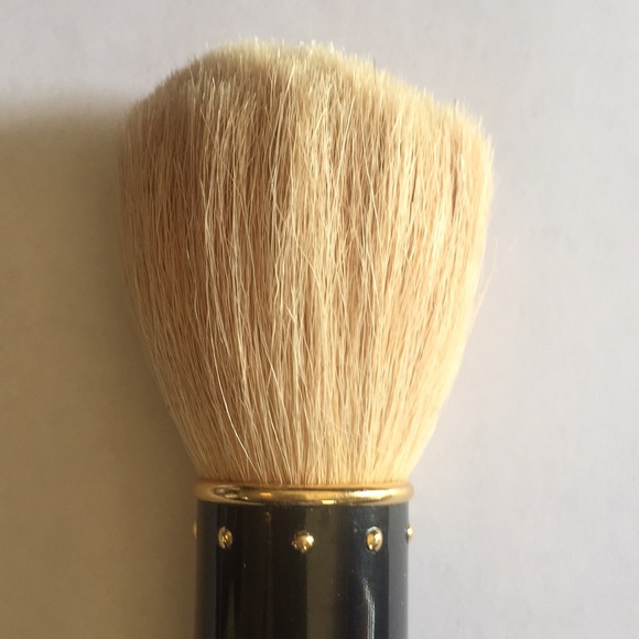 Kabuki Style Elegant Make Up Brush Black Handle - Picture 2 of 7